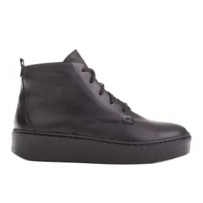 Marco Shoes Lage veterlaarzen van zacht leer zwart
